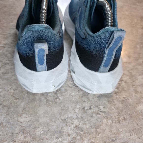 Asics Novablast 4 Mens Size 9 Navy Blue Teal Athletic Running Shoes *No Insoles* main image 5